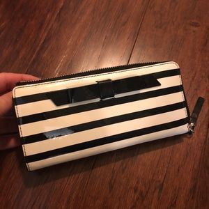 Black and White Kate Spade Wallet with Bow